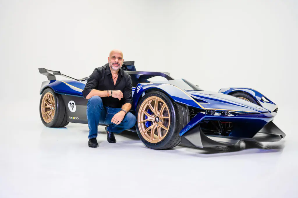 Adher Cabral Design Chefe do SuperCarro UNICO